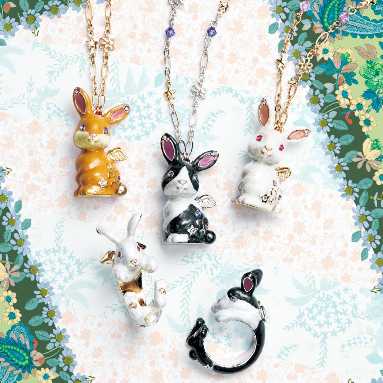 Anna Sui Japan イースターシーズンを盛り上げるキュートなうさぎモチーフのネックレス やリング 天使を思わせる羽や くるっと振り返る愛らしい表情はアナ スイならでは パールで表現したシッポもポイントです T Co Qsdhq6fdga