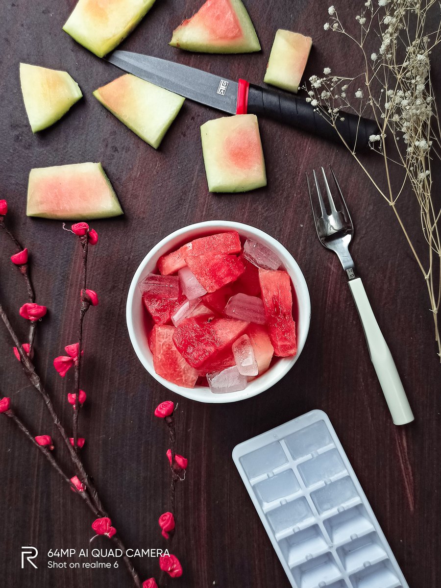 realmeIndia's tweet photo. Always start your day with fresh fruits and get #CloseToGrub.
#CreateAtHome exquisite shots of food &amp; drinks and share it with us to get featured on our official handle. 
#shotonrealme by Dewam https://t.co/NCe2ZJusUW