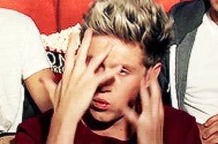 daydreamlouu's tweet photo. When One Direction wake up in the morning to #OneDirection2020 trending on twitter https://t.co/GEcOHEw5c3