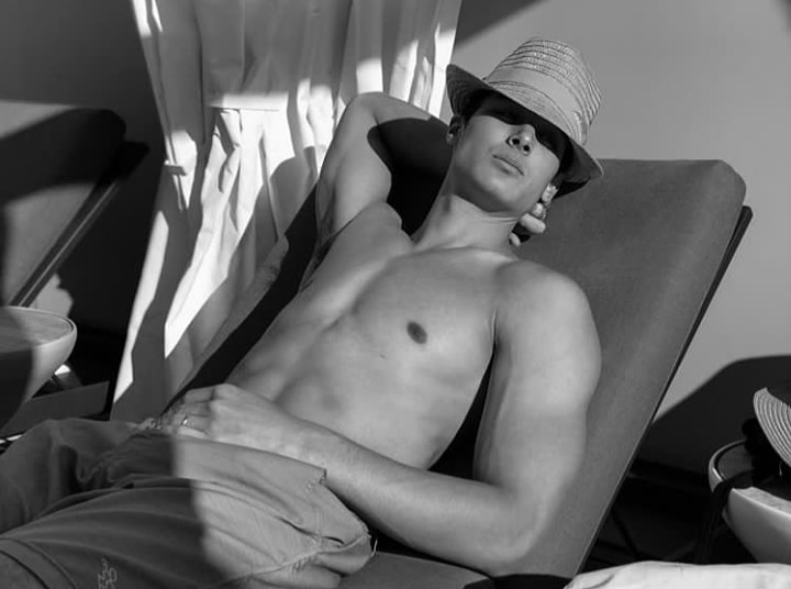 SuperTannerOFC's tweet photo. #REPOST  from @tanner_mata Vacations seem like movies from the 1920's now.
#tannermata 
#supertannerofc https://t.co/X3gjnMBFl7