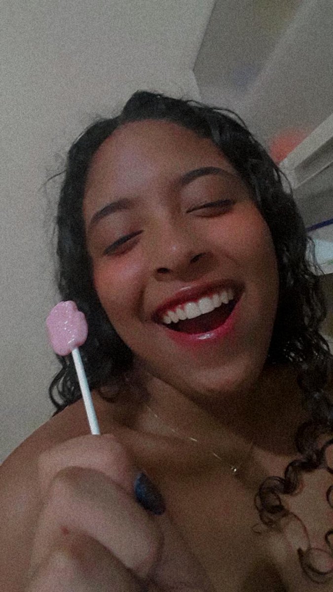 deivilaine2's tweet photo. O mundo precisa saber, igual a ela não há. ❤🎶 https://t.co/vBdc3uveLe