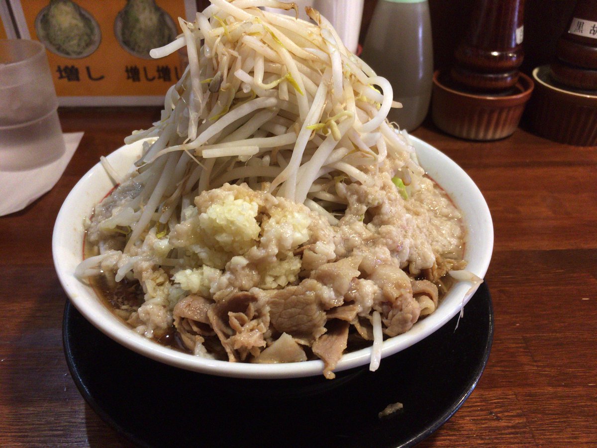 キキ 西荻窪の肉そば千さん初訪問 ヤサイマシニンニクアブラコイメ 見た目程暴力的ではない 非乳化優しい二郎系 麺は多分0かな 初回でヒヨってヤサイマシにしたが 腹具合的にマシマシでも余裕でイケた 麺も楽しむなら中盛りでヤサイマシが丁度良さ キキ 西荻窪の肉そば千さん初訪問 ヤサイマシニンニクアブラコイメ 見た目程暴力的ではない 非乳化優しい二郎系 麺は多分0かな 初回でヒヨってヤサイマシにしたが 腹具合的にマシマシでも余裕でイケた 麺も楽しむなら中盛りでヤサイマシが丁度良さ