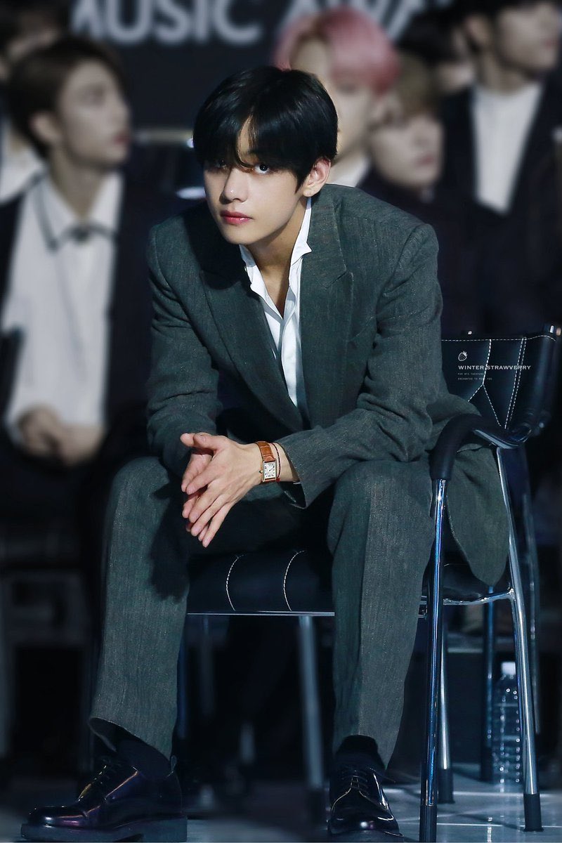 taehyung giving off rich ceo vibes; a thread