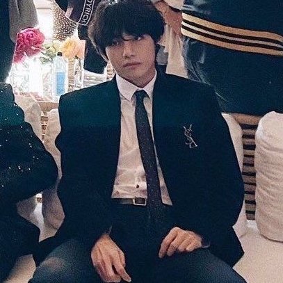 taehyung giving off rich ceo vibes; a thread