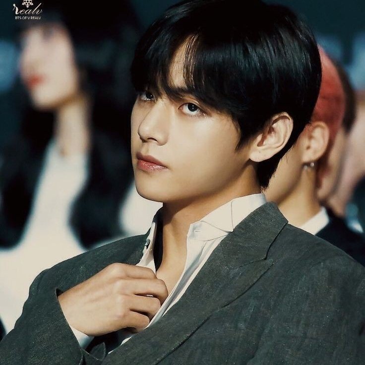 taehyung giving off rich ceo vibes; a thread