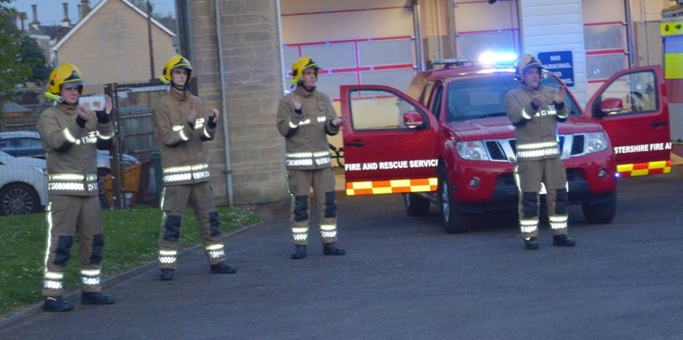 Glosfire's tweet photo. Last night crews from Tetbury Fire station showed their support for NHS staff and all key workers #NHS #keyworkerHeroes https://t.co/eRgAdjVyFu