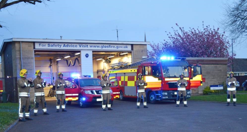 Glosfire's tweet photo. Last night crews from Tetbury Fire station showed their support for NHS staff and all key workers #NHS #keyworkerHeroes https://t.co/eRgAdjVyFu