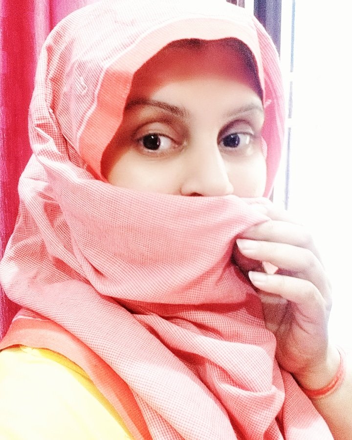RJSHALINI1's tweet photo. PM  @narendramodi ji ने बोल दिया  #UP वालों को #मास्क की ज़रूरत नही #गमछा लगाओ so accept this challenge #Banaras #lapetoGamcha #kheenchoSelfie 
#Challengingyouall 😊🤟
@RJPINKY935 @RJPrameesh 
@RedFMIndia #CareKarona 
#21dinstayin https://t.co/FejawDjKMz