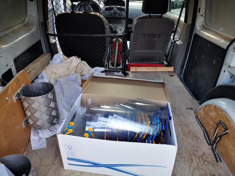 Frank Debouck (@fdebouck) on Twitter photo départ ce matin de <a href="/CentraleLyon/">Centrale Lyon</a> des premières visières pour <a href="/CHUdeLyon/">HCL - Hospices Civils de Lyon</a> 
c'est une douzaine d'élèves de toutes nationalités confinés sur le campus qui se relaient pour les fabriquer au <a href="/fablab_ecl/">FABLAB Centrale Lyon</a> à raison d'une cinquantaine par jour départ ce matin de <a href="/CentraleLyon/">Centrale Lyon</a> des premières visières pour <a href="/CHUdeLyon/">HCL - Hospices Civils de Lyon</a> 
c'est une douzaine d'élèves de toutes nationalités confinés sur le campus qui se relaient pour les fabriquer au <a href="/fablab_ecl/">FABLAB Centrale Lyon</a> à raison d'une cinquantaine par jour