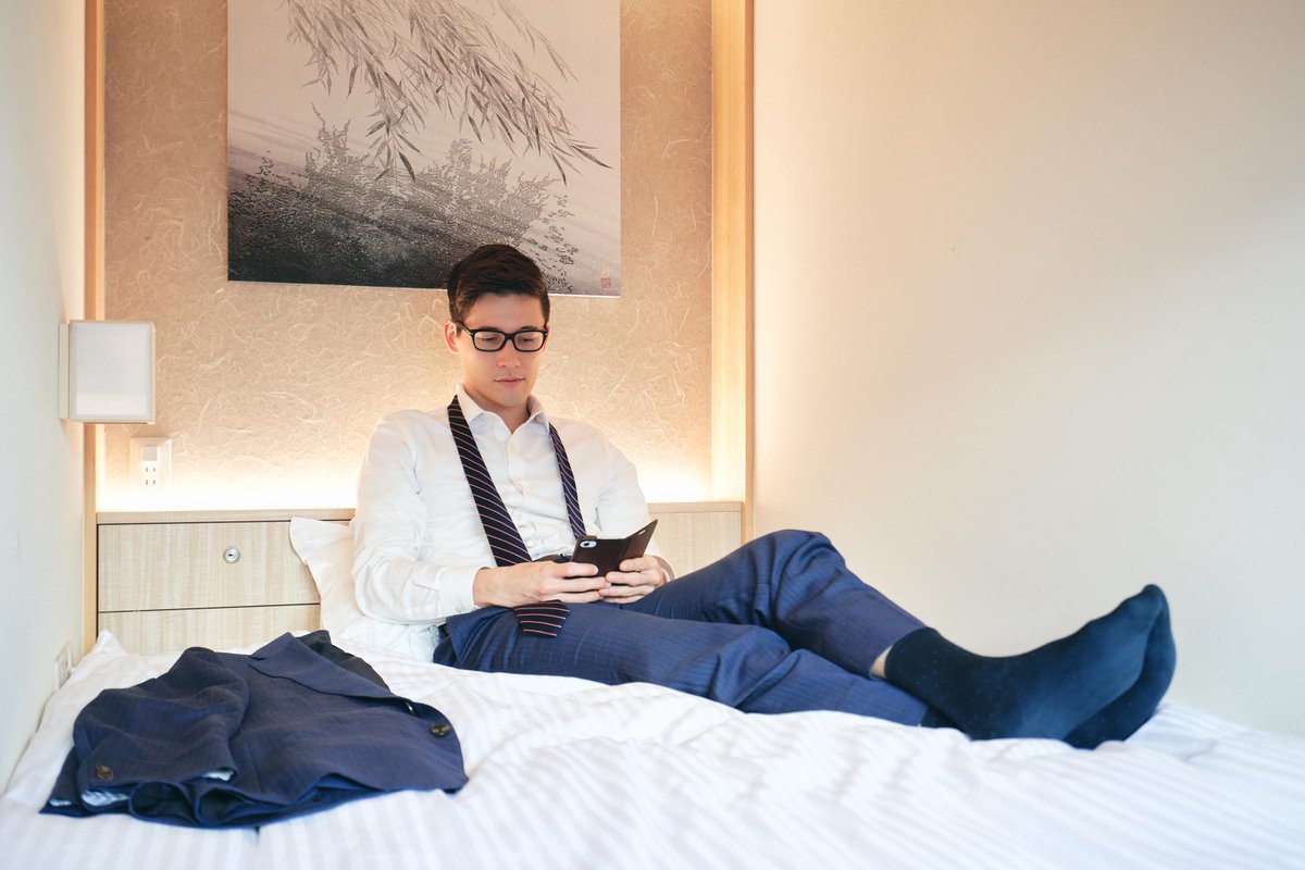 hotelzen_jp's tweet photo. Remember to remove your shoes before #unwinding in your #capsule #pod !
-
#hotelzentokyo #tokyo #japan #exploretokyo #capsulehotel #capsulehoteltokyo #stayzen #visitjapan #travel #zen #design #architecture #hotel #カプセルホテル #東京 #日本橋 #人形町 #ホテル #travelsolo https://t.co/cKT8X1hsTp