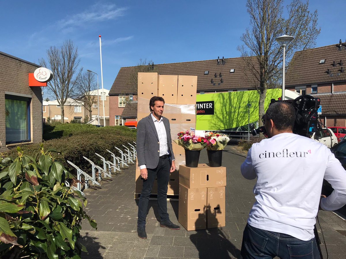 #lethopebloom levering van de prachtige boeketten bloemen bij Careyn Monster