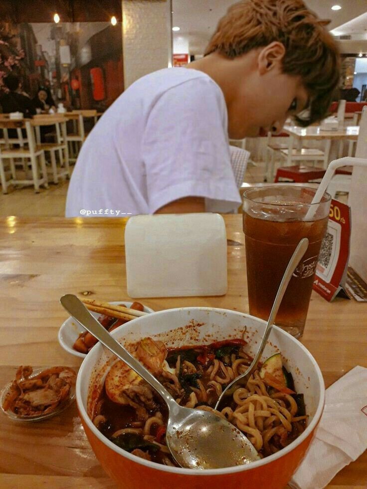 NCTL0VBOT's tweet photo. so this is how it feels to be haechan's girlfriend 🥺👉👈 https://t.co/eEtJBlxSIo