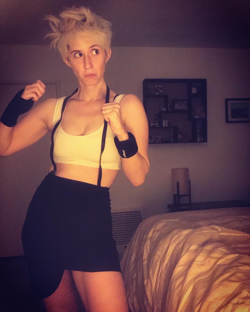selmaleh's tweet photo. Tonight’s podcast reminded me of my Squall cosplay for #chocobowl so I thought I’d celebrate #FF7 day by scrambling things up.
Have fun in Midgard, kiddos! Yeah Shiner Corp! I wanna join CADET!
#cloudlockhart https://t.co/x9Z88jc8KU