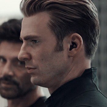 Did Chris Evans wear a wig in Endgame??? : r/ChrisEvans