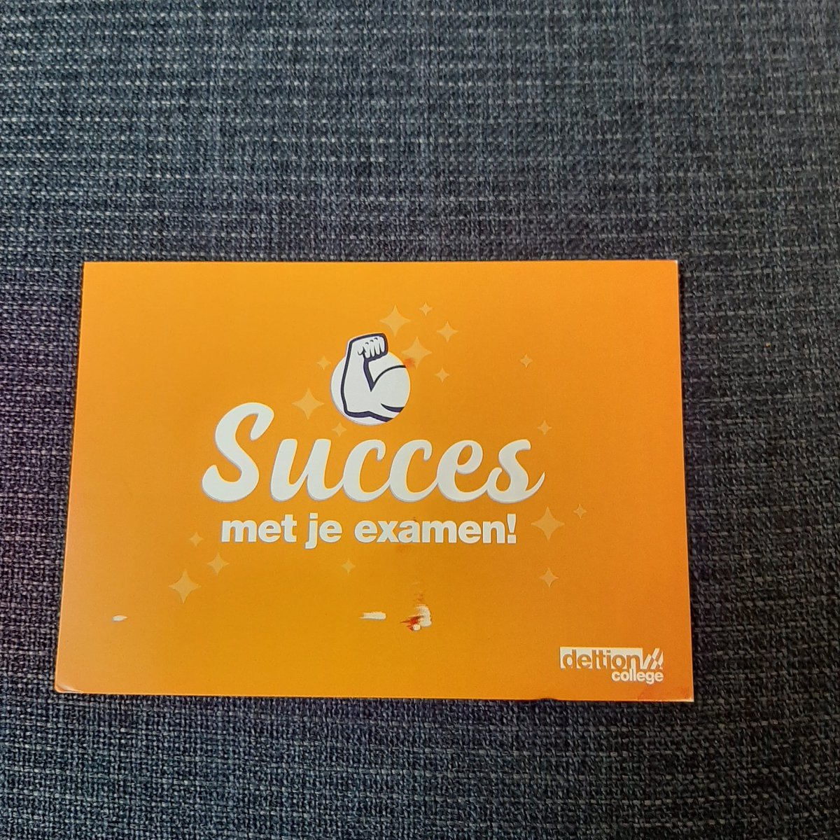 Siempie73's tweet photo. @Deltion; @deltion_college; En dan tref je dit aan in de post; wat een superactie! #islief #warmwelkom #hartonderderiem #eindexamen https://t.co/v8qn1Ut0YU
