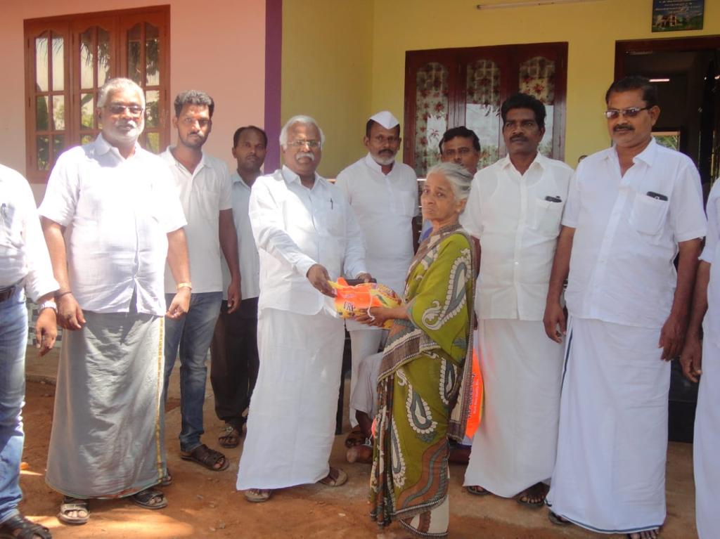Nithinsiromony's tweet photo. its great to see @AdvBruce is on the ground to help the needy people of kanyakumari. @RahulGandhi @MukulWasnik @SanjaySDutt @KS_Alagiri https://t.co/XZuKSrZILV