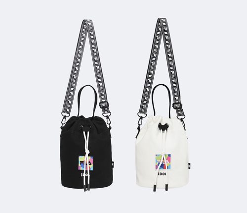kpop_factory's tweet photo. ✔️[PRE-ORDER]
FILA X BTS New Goods 🙌

👉https://t.co/ZAaN8cbQei

#BTS #BTSFILA #FILAxBTS #btsshop #btsofficialgoods #btsofficialgoodsshop #btsalbum #army #btscd #btsgoods #kpop #kpopgoods #kpopmd #kpopcd #kpopalbum #kpopshop #kpopfactory https://t.co/PVuVk7StRP