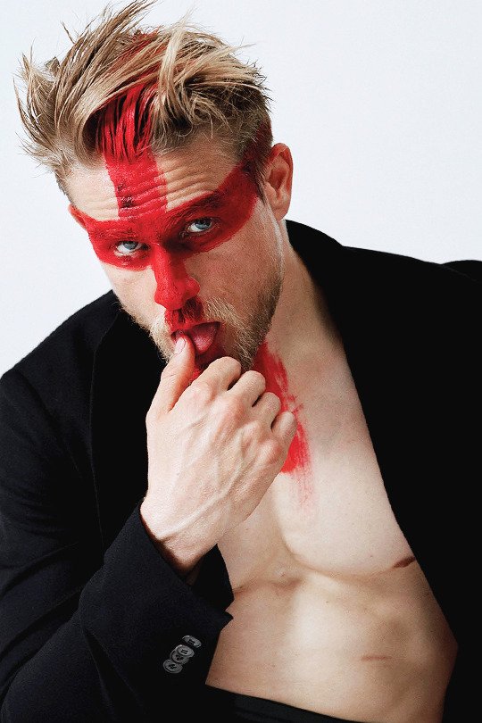 HAPPY BIRTHDAY, CHARLIE HUNNAM! (April 10, 1980) 