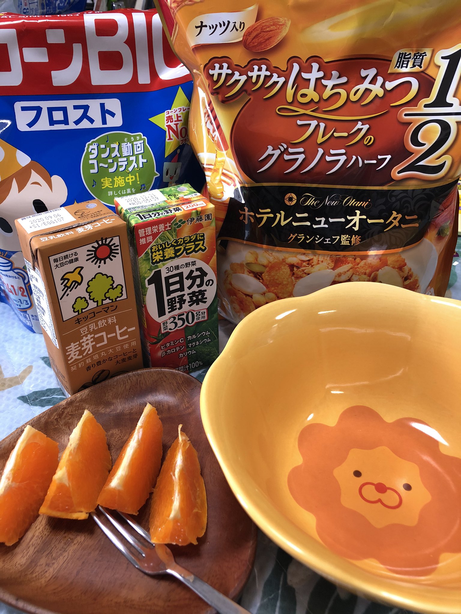 ガンタロ 朝はシリアル 寒い冬は冷たいミルクや豆乳をかけたシリアルは寒くて避けてたので F 温めたミルクをかけた シリアルって苦手なのよね そして昼もガッツリ目だったのだ晩飯は何にしようかな O T Co Vmloejpi2y Twitter