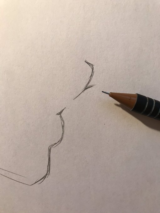 上唇にちょっと線を入れます。 