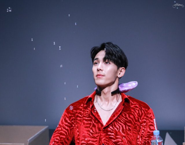the way he looks at the bubbles I-