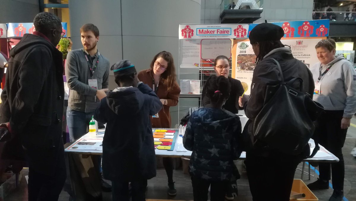 L'équipe de La FaBrick en formation au Carrefour numérique à la cité des sciences et de l'industrie à Paris ainsi que sur leur stand à la Maker Faire Paris 2019