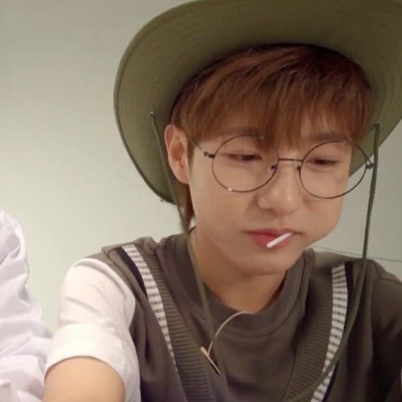 markleeheijrx's tweet photo. กินลูกอมบ่อยเธอฟันผุแน่อ้วน https://t.co/8JDs879tTl