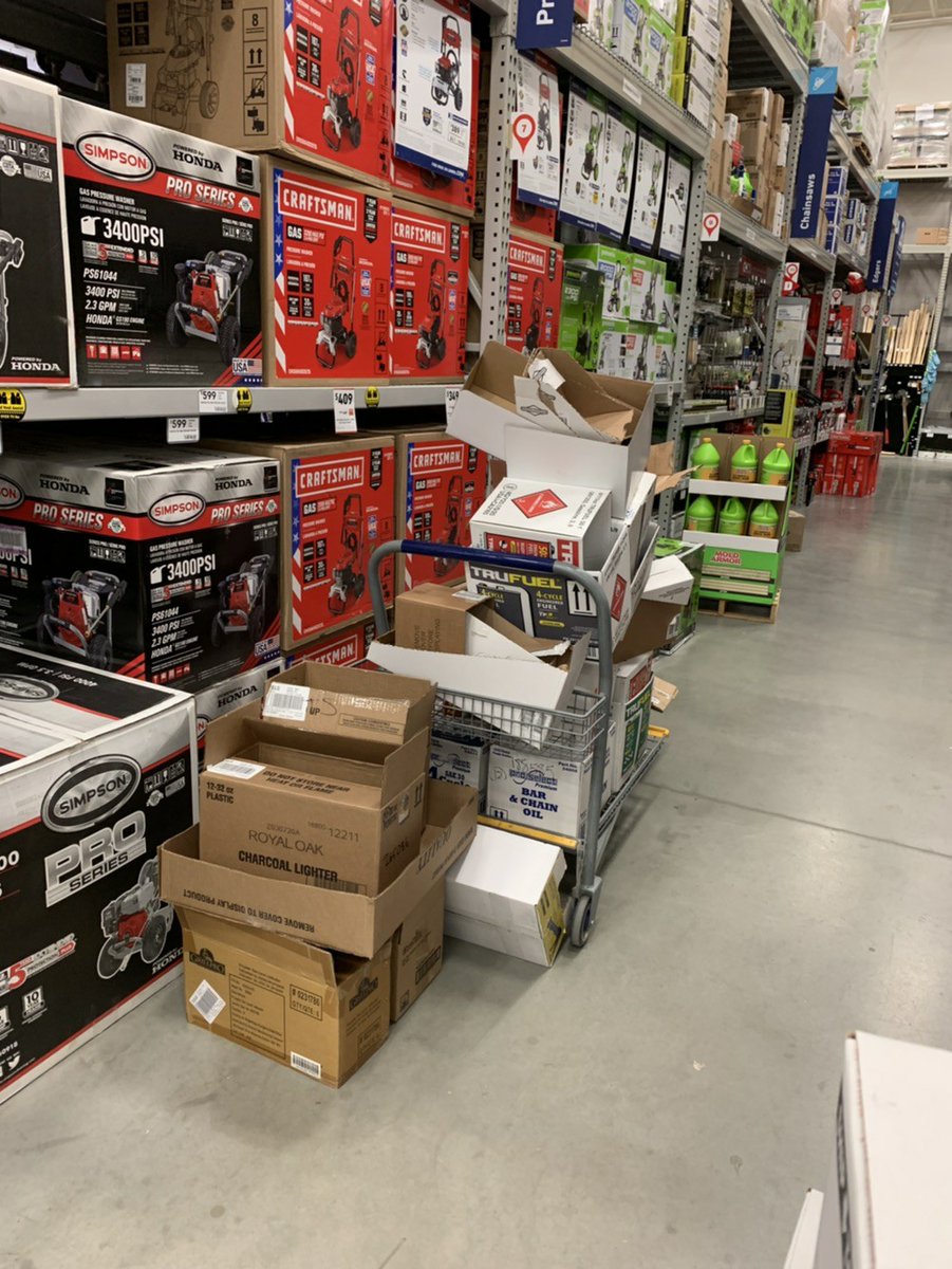 Lowes Of Whitehall 2763 tweet media