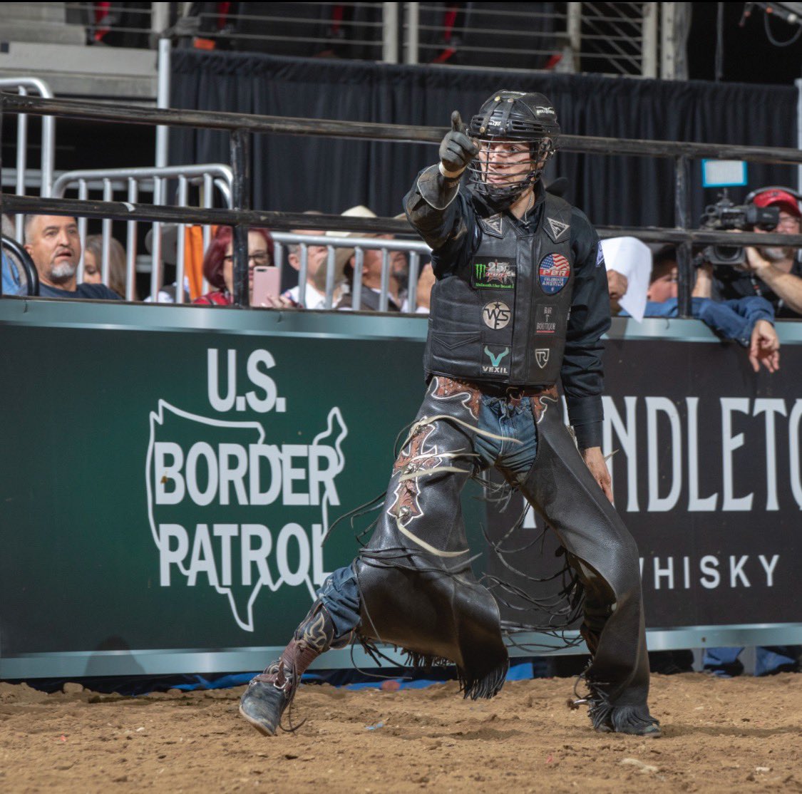 Hey, it’s Good Friday!! Don’t forget to smile and be thankful. Even in the midst of all this chaos there is also opportunity. 

📸 andresilvaphoto 
#godisgood #blessed #liveforhim