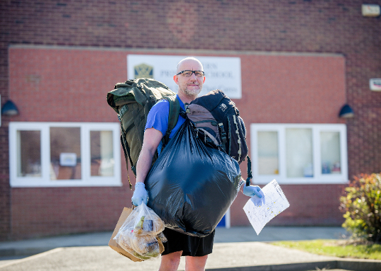 DailyMirror's tweet photo. Hero teacher has been walking five miles a day to deliver free school meals
https://t.co/IXz5lC0fKJ https://t.co/rufXLXjM2S