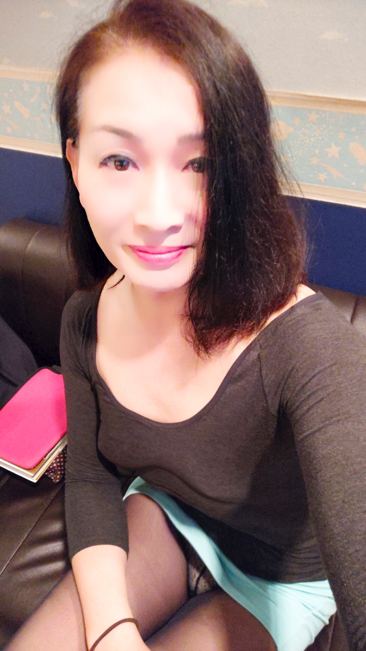 　ニューハーフ熟女 こんばんは〜。令和2年4月10日（金）の現在23時16分。今夜はいつものホテルで待機中となりました。今夜のご予約、明日のご予約をお待ちしております。  埼玉基本コースでのご予約になります ...