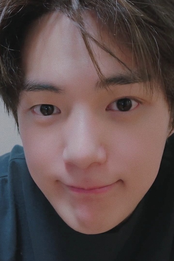 lemme kith your cheeks