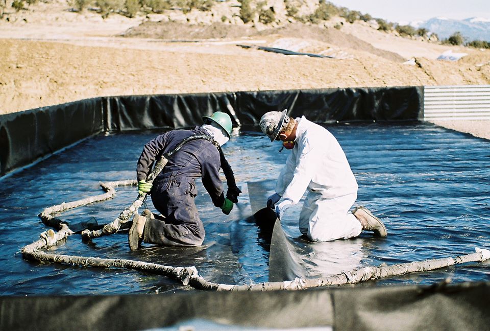 BlacFracTanks's tweet photo. Spill containment liners and walls can be temporary or permanent and sprayed for a variety of purposes.
If you need spray liners or containment call Heather 970-986-0673 or Clint 701-770-9071
#spillcontainment #sprayliners https://t.co/GypI2pYD49