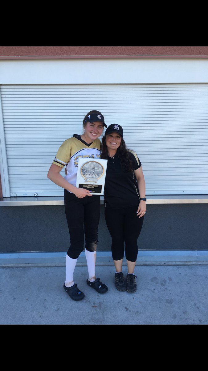 alischeese27's tweet photo. Terry Conley Award goes to Jojo Westerfield! JoJo stood out from day 1 stepping up as Captain to lead this team! JoJo has surpassed all expectations as a great student, phenomenal athlete, &amp; an amazing person! keep your head up you have great things to come! 💪🏼🥎♥️ #edhssoftball https://t.co/za3KtAk6IF