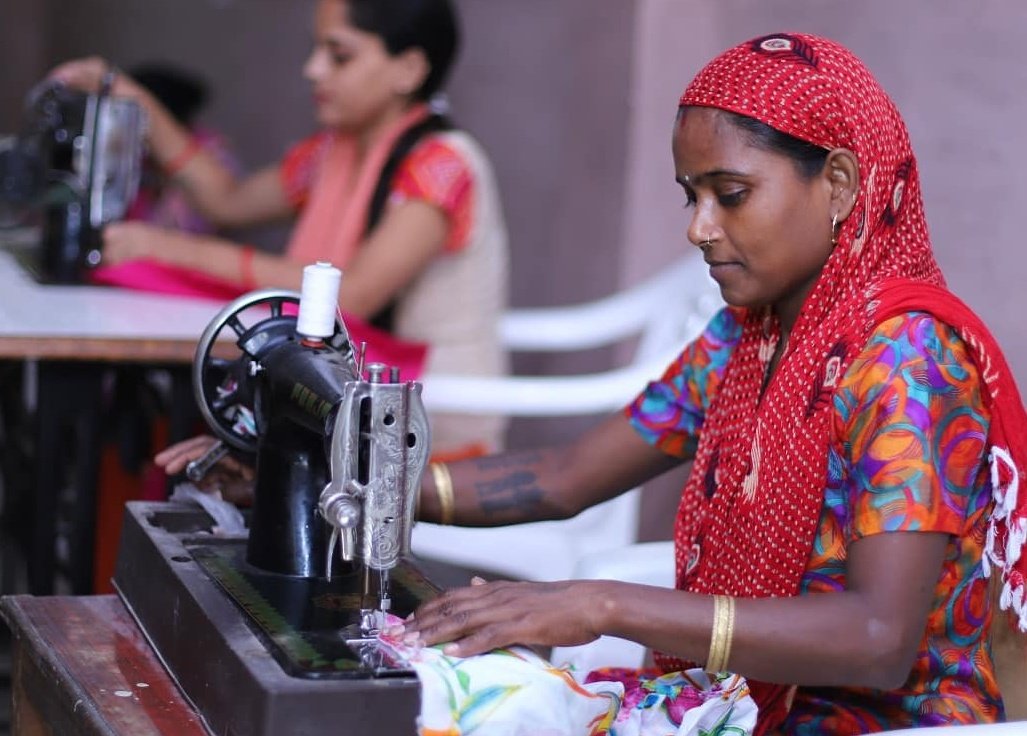 jvmtrust's tweet image. Women&apos;s Empowerment is intertwined with Respect for Human Rights....🌍
Weekle Stiching Classes was held by @jvmtrust to provide them adequate Skills so that they can improve their Livelihood
