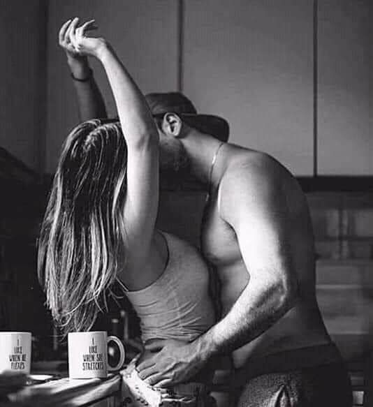 ¡¡¡A veces le pido a Dios que te abrace cuando no estoy cerca...
Solo a veces, a cada instante... 
Cuando sale el Sol, cuando cae la noche, cuando tomo mi café... Cuando late mi corazón... Solo a veces...!!!

#TusManosEnMi