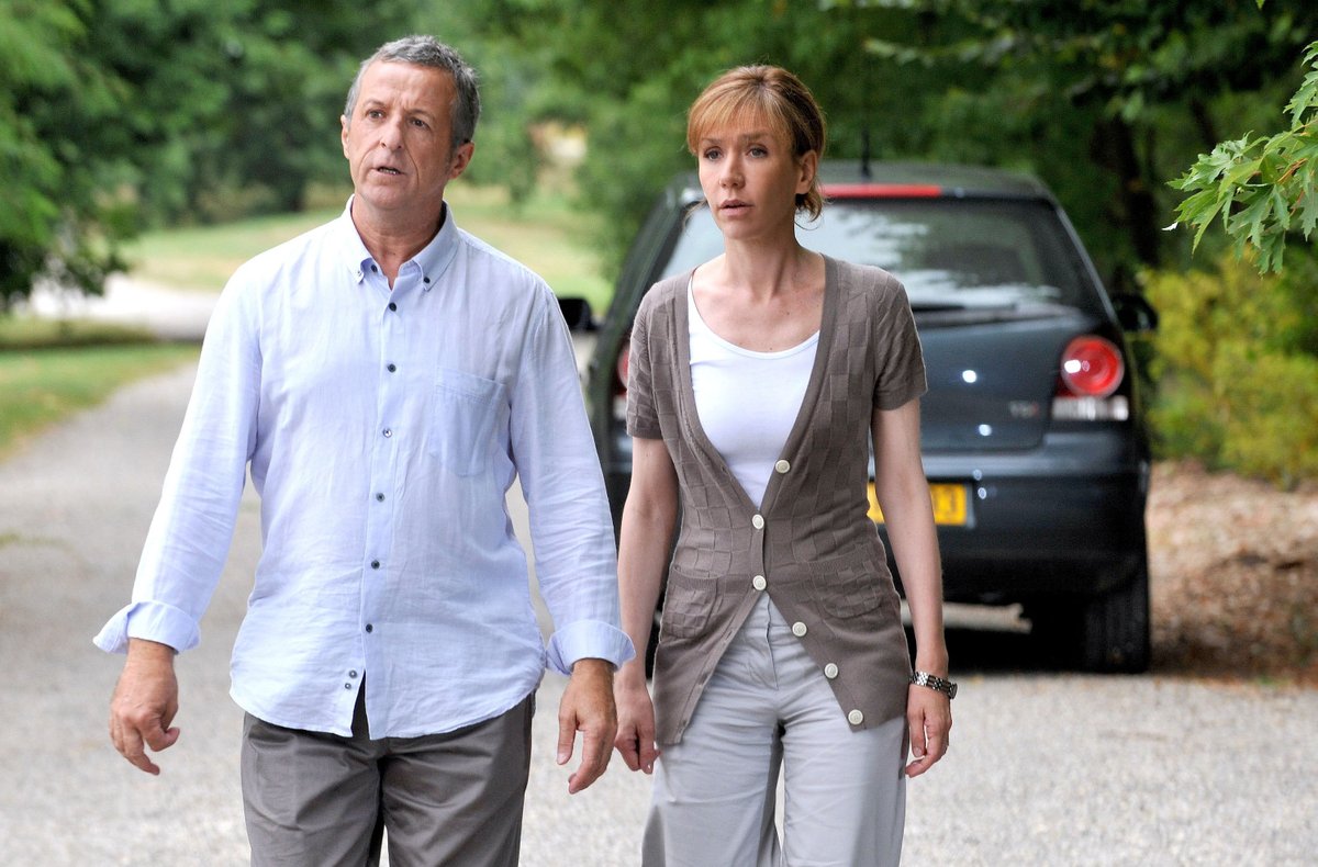 RDV ce soir avec Virginie Lemoine dans la série Famille d'Accueil à <a href="/Bordeaux/">Bordeaux</a> (chaque samedi soir à 21H &amp; du lundi au vendredi à 14:30) sur .3 NoA <a href="/VirginieLMN/">Virginie Lemoine</a> <a href="/QuoifaireBordea/">QuoiFaireàBordeaux</a> #serietv #Famille #solidarité <a href="/programmetv/">Programme TV ce soir</a> <a href="/ProgrammeTVTV/">ProgrammeTV</a>