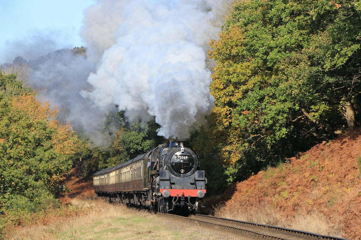 Autumn colours @svrofficialsite in October 2019 #heritagerailday #virtualgala #SVRmemories