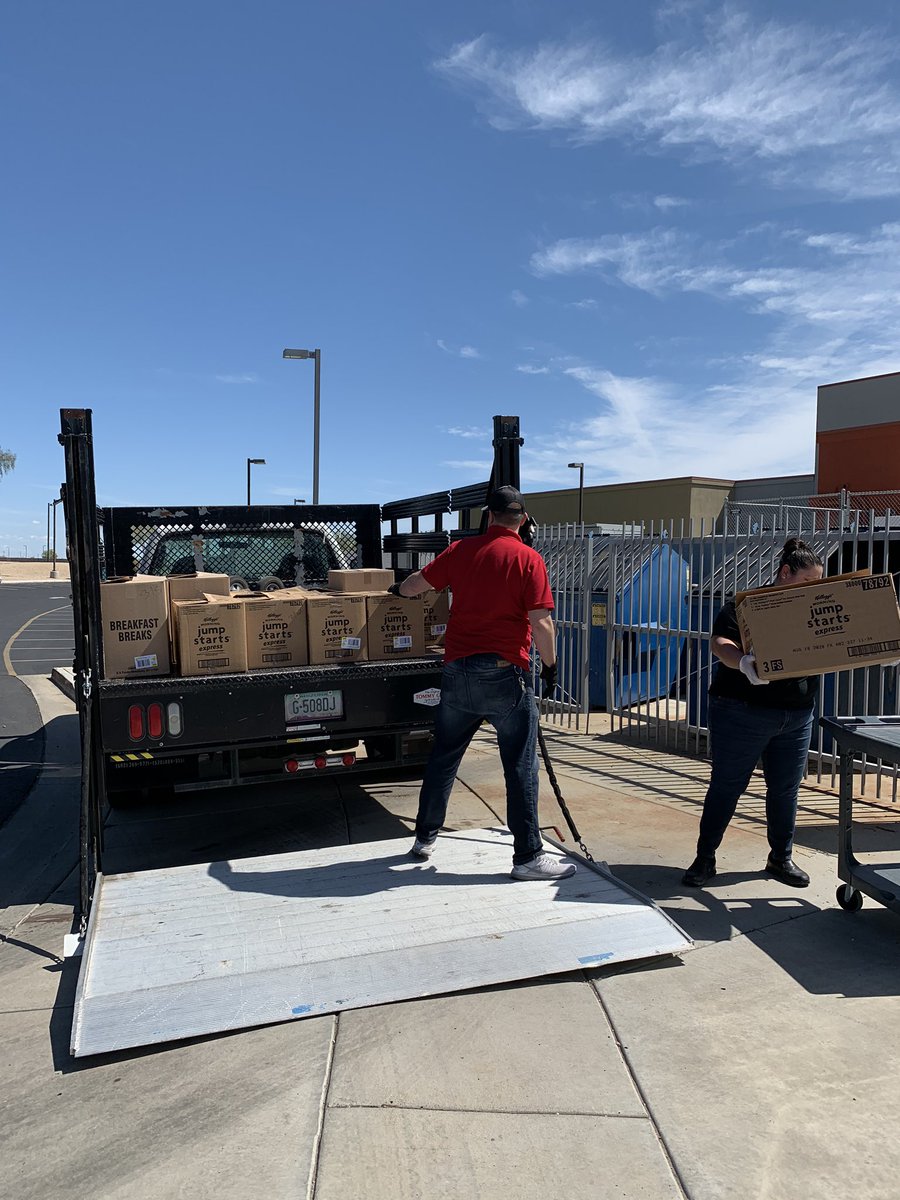 Just want to give all the school cafeteria staff that are making breakfasts and lunches for our community a shout out!!! Sonia Meza is a ROCK STAR! Jason Wood is incredible!! We are sooooo grateful for all you do for our students and community! <a href="/BuckeyeESD/">Buckeye Elementary School District</a>