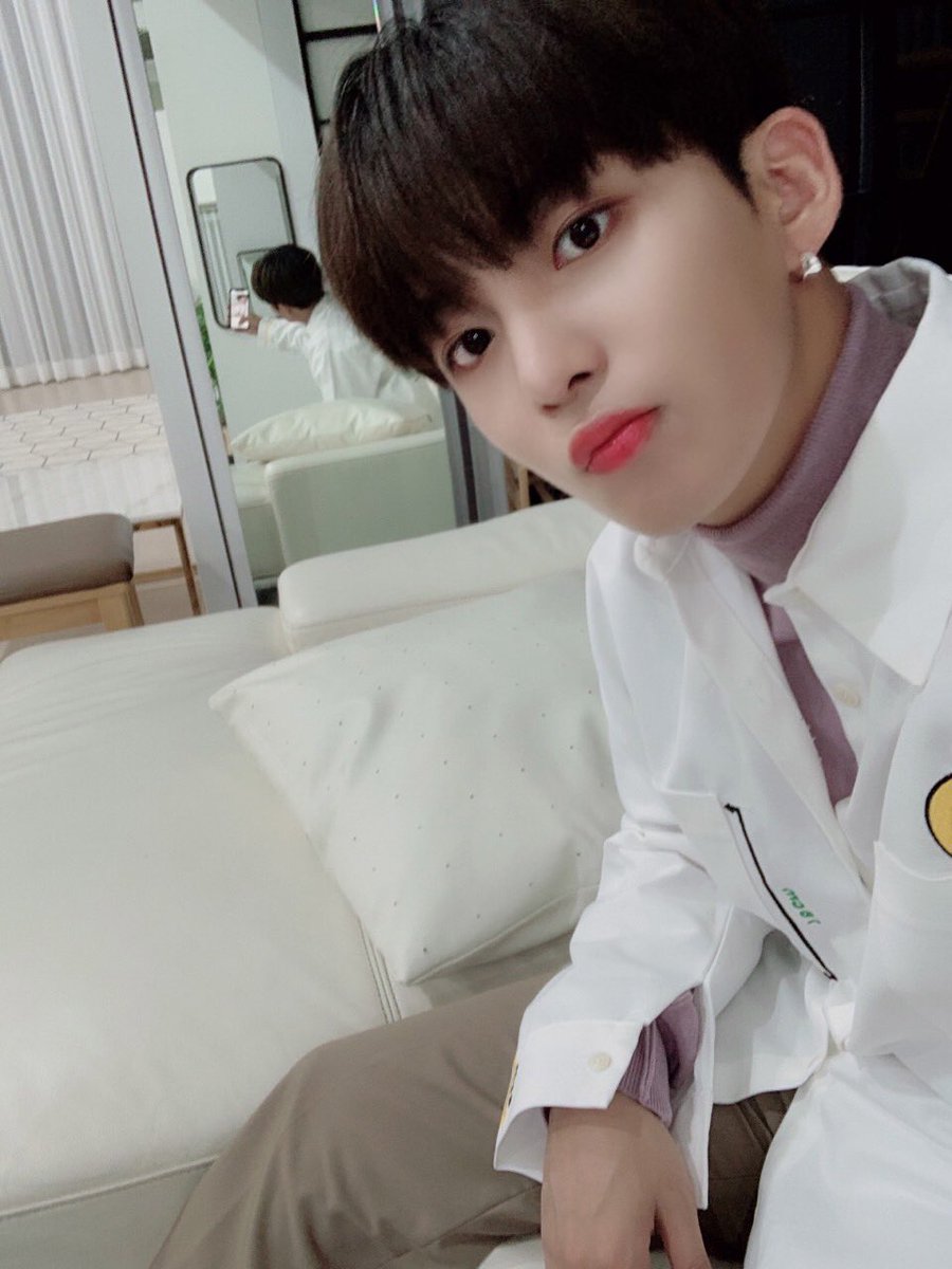 ATEEZofficial's tweet photo. [#종호] 갤러리 보다가 안 올린 사진들 에이티니 보여주고 싶어서 올려요😊❤
#ATEEZ #에이티즈 https://t.co/fB61KJ9vgN