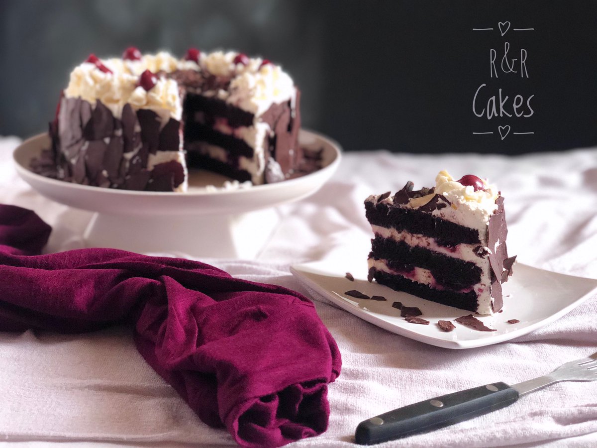 rnrcake's tweet photo. #blackforestcake #blackforest #blackforestcake🎂 #foretnoirecake #gateaux #gateauxanniversaire #gateaufete #gateaucerise #patisserie #cremechantilly #cerise https://t.co/79VC1EMZXU