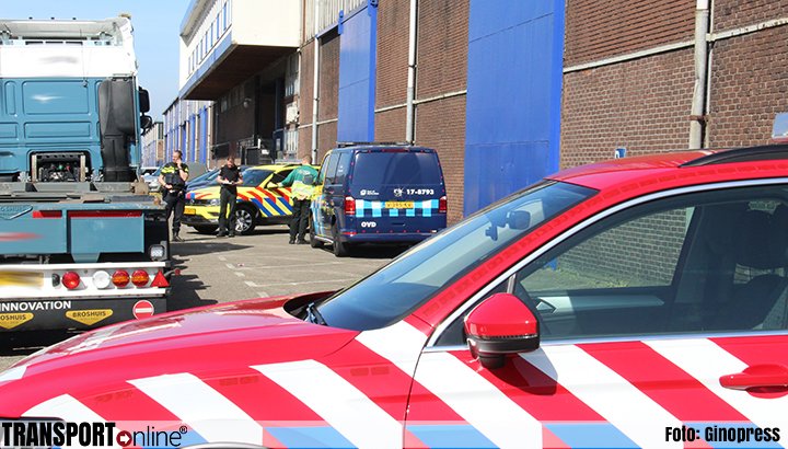 Mogelijk coronapatiënten op werkschip in #Rotterdam; hulpdiensten schalen groot op [+foto] ==&gt;..