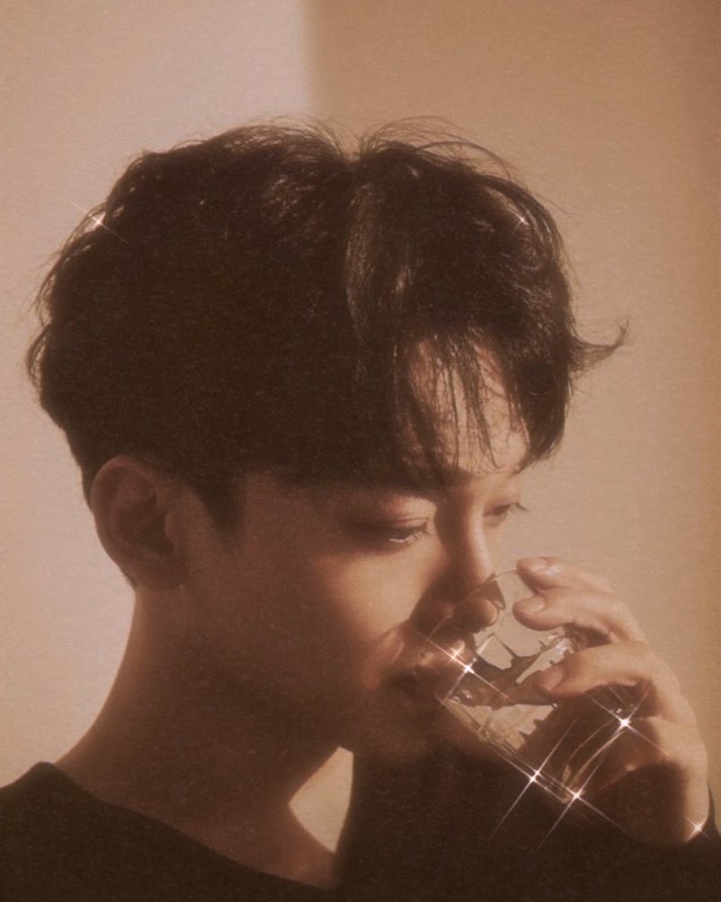 Jongdae as a 90s heartthrob, a beautiful thread: