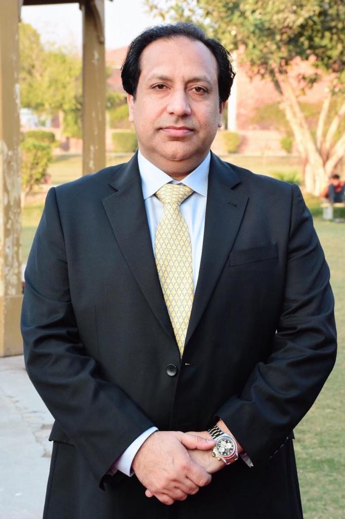 MayorFaislabad's tweet photo. فِي أَمَانِ اللّٰه
وتُعِزُّ مَنْ تَشَاءُ
ہماری طرف سے اپنے پیارے بھائی میئر فیصل آباد 
محمد رزا ق ملک کو دل کی اتھاہ گہرائیوں سےسالگرہ مبارک ھو
میئر صاحب ہمارے فیصل آباد کی ان شان اور جان ہیں  اللہ تعالی ان کو اپنے حفظ و امان میں رکھے اور صحت و تندرستی والی زندگی عطا فرمائے آمین https://t.co/fLEww5sPmF