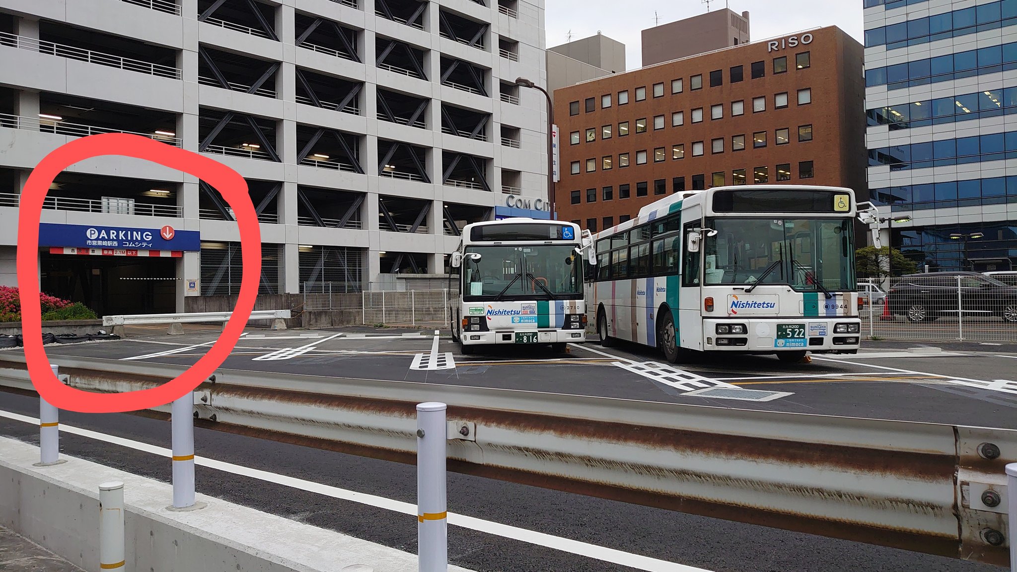 Furumon3960 黒崎駅西駐車場 コムシティ の入口がいつの間にか潰されてたけど ここから入ってる車あまり見たことない気がするな T Co Wshc8mevpz Twitter