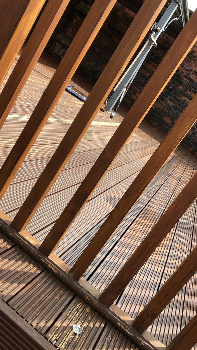 wup4's tweet photo. Deck painting https://t.co/pyONhVf5nx