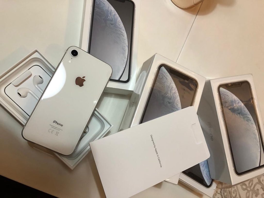 MrValueGH's tweet photo. 🚦Lockdown season deals🎯
iPhone XR Factory Unlocked
64gb -3500gh
128gb -3800gh
Call/WhatsApp ☎️ 026-337-2851
#BiggestConnectInTheCity #MrValue #lockdownextension Nana Aba Juliet Ibrahim
N.B: My dispatch guy is available to get your item delivered safely to your doorstep. https://t.co/ziJJ85OxJK