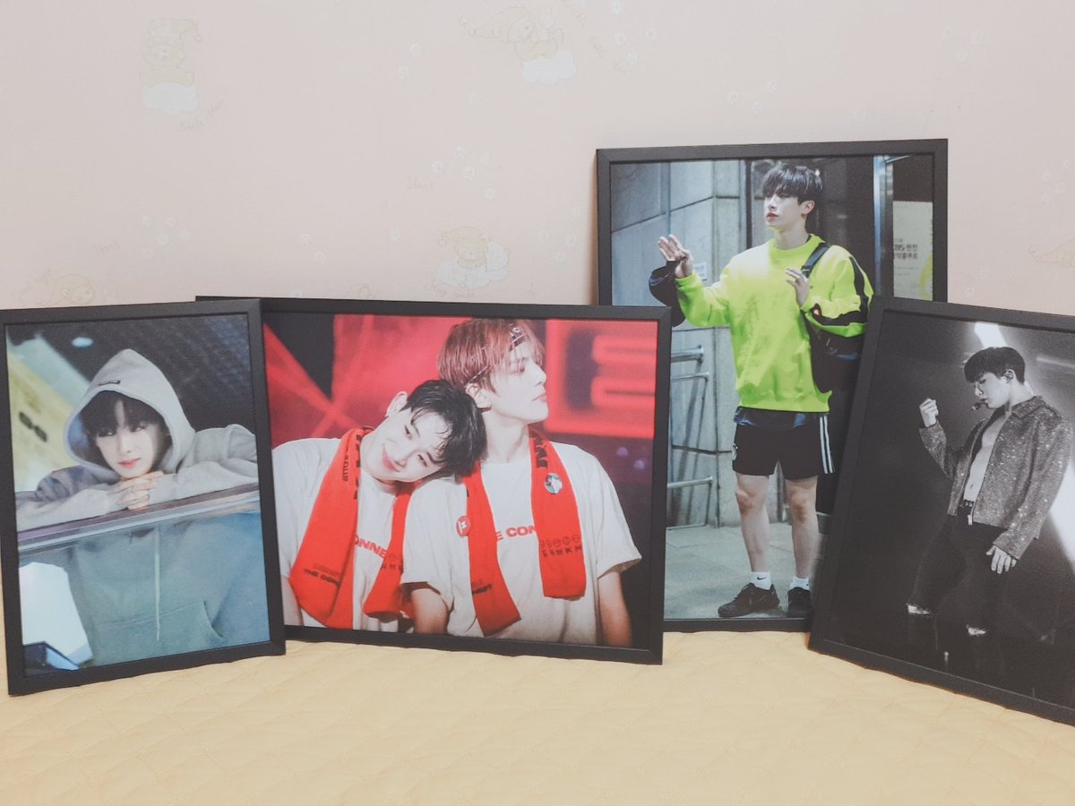 bebejjung's tweet photo. @wh1993301 
드디어!!!
기다리고 기다리던 사랑스런 원호 액자가 도착을 했어요!!
이제 9개가 되었다..내 방 리모델링을 하고싶닼ㅋㅋㅋㅋ https://t.co/pCo2ualRbe