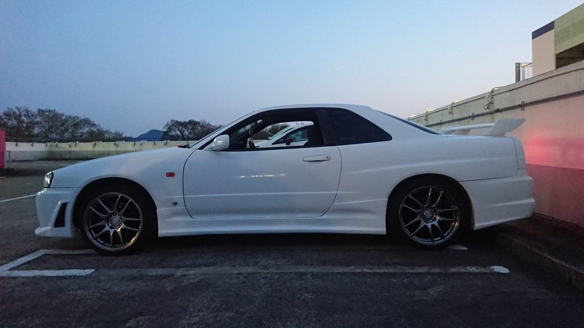 海ちゃん この度 Er34クーペ納車しました Impulエアロの方特によろしくお願いしますm M 4ドアも売ってません 弟が乗りたいらしい スカイライン Er34 R34 納車 クーペ Impul Nismo T Co L6l1qzwvub