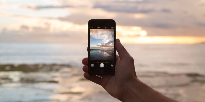 GeorgeBanco's tweet photo. In our latest blog we are taking a look at how to save money on the cost of your mobile phone. 

#savingmoney #guarantorloans #guarantorloan #personalfinances #savings 

https://t.co/N819x6pu3Z https://t.co/Sf9SdfC2WK